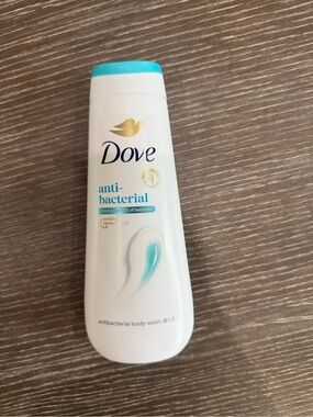 NWT Dove Antibacterial Body Wash